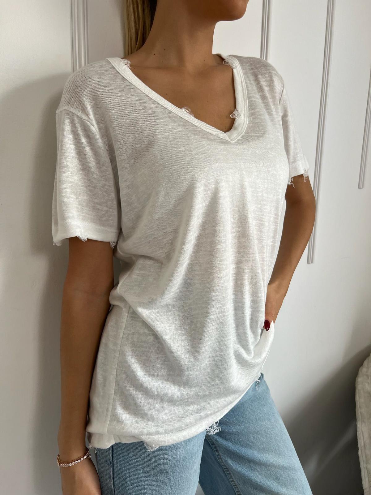 חולצה V קרעים