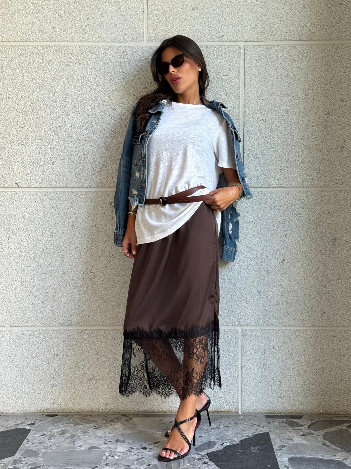 חצאית סאטן תחרה