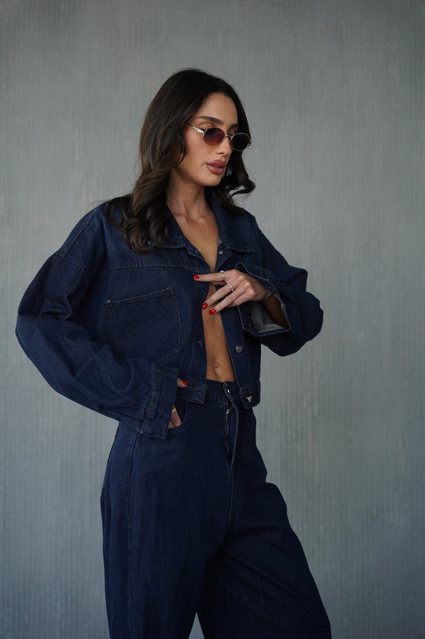 חליפת ג'ינס כפתורים בגב