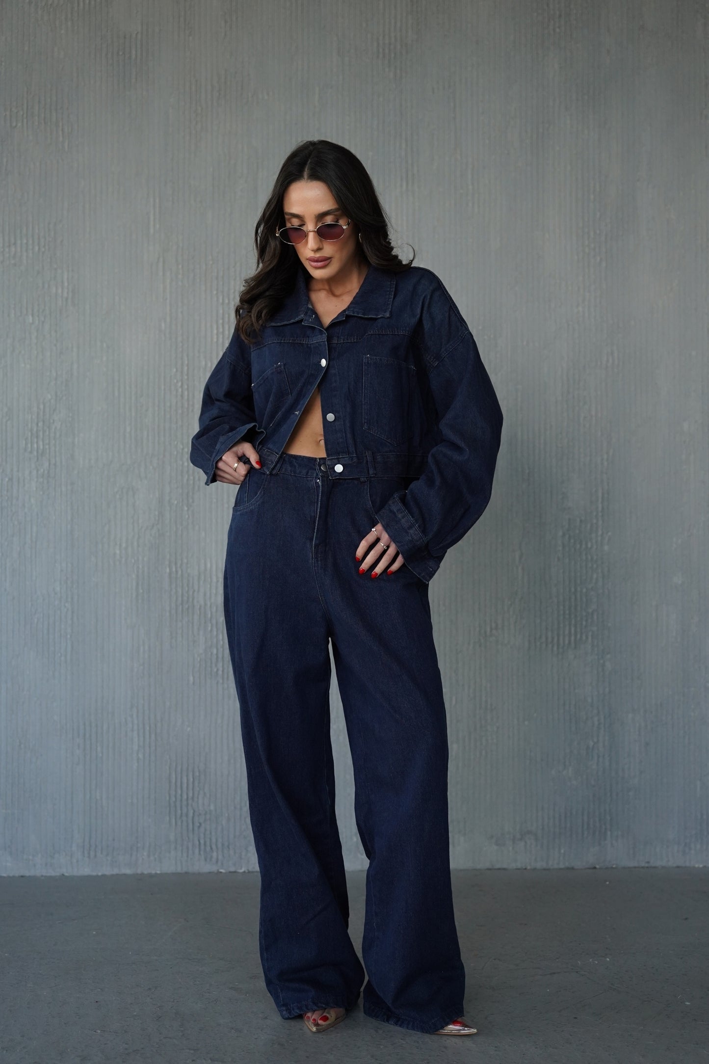 חליפת ג'ינס כפתורים בגב