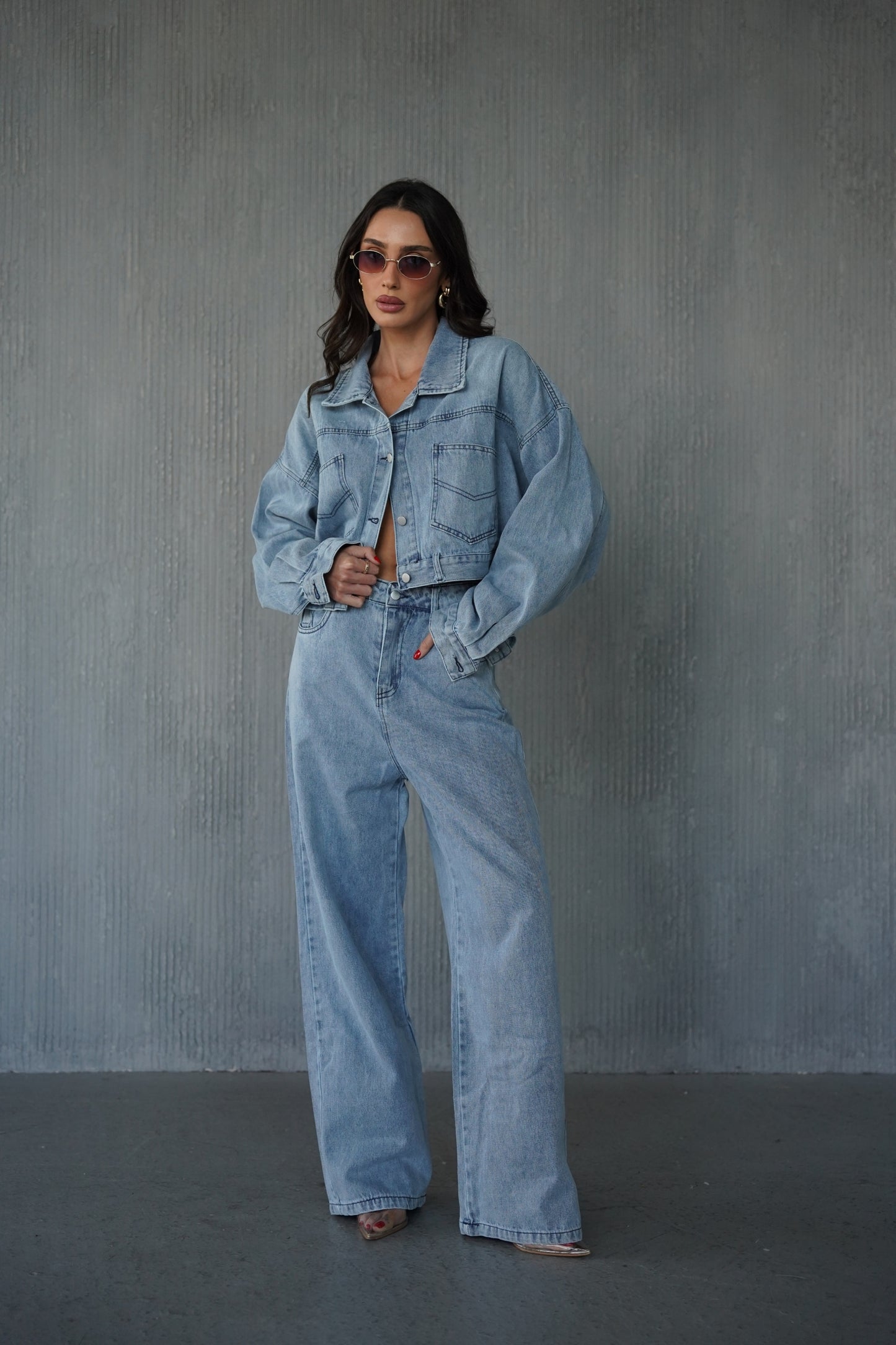 חליפת ג'ינס כפתורים בגב