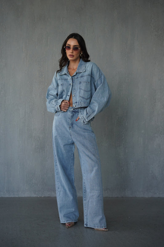 חליפת ג'ינס כפתורים בגב